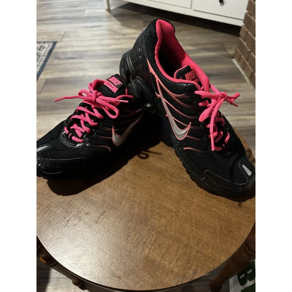 Nike Air Max Torch 4 Women's Size 10 Running Shoes Black Pink